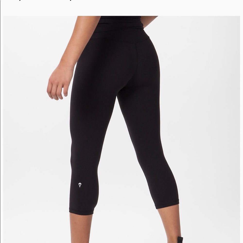Lululemon Girls Capri Leggings